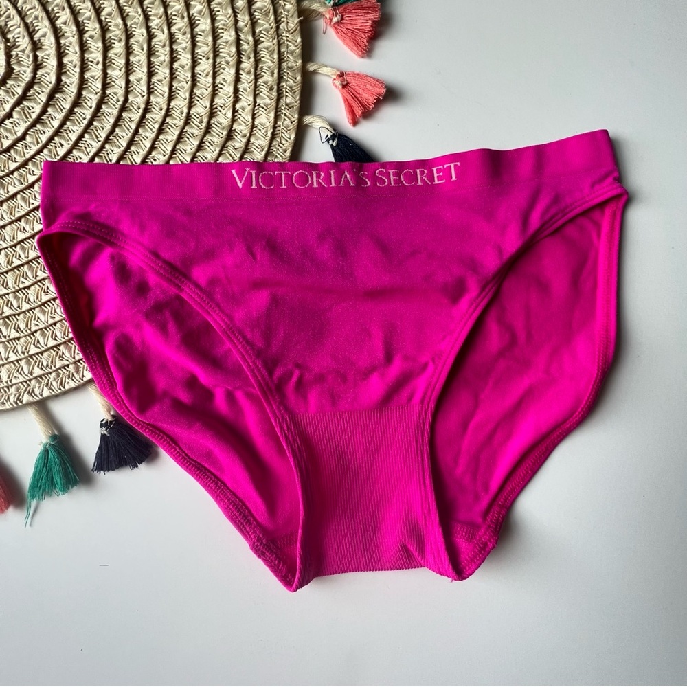 Victoria’s Secret Seamless Bikini Panty Bright Pink Small NEW